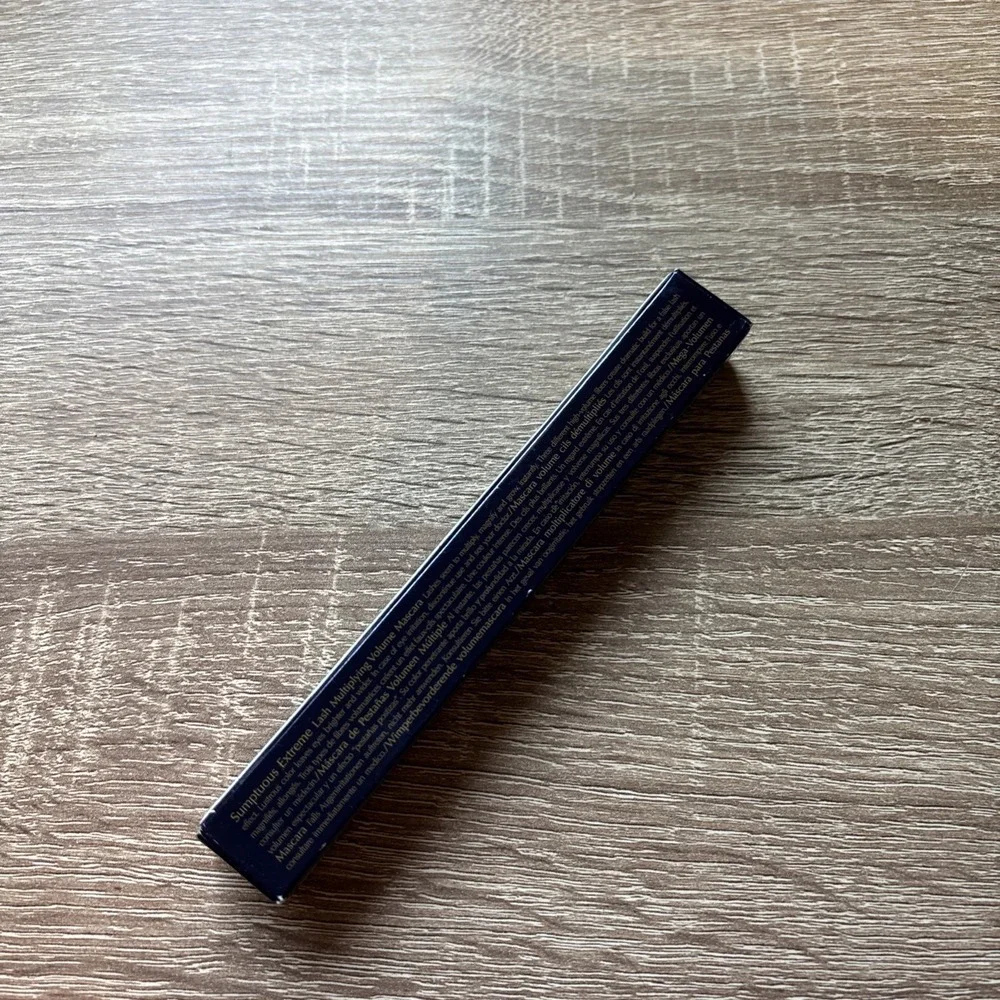 Estee Lauder Sumptuous Extreme Lash Multiplying Mascara~01 extreme Black~0.27 oz